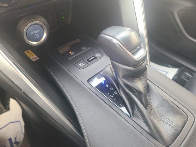 Used 2022 Toyota Venza LE image 26