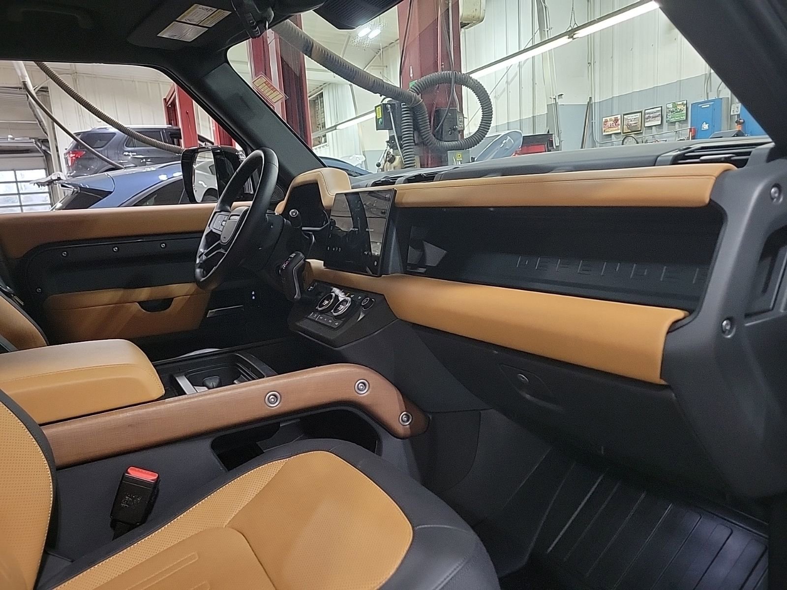 Used 2024 Land Rover Defender 110 X image 29