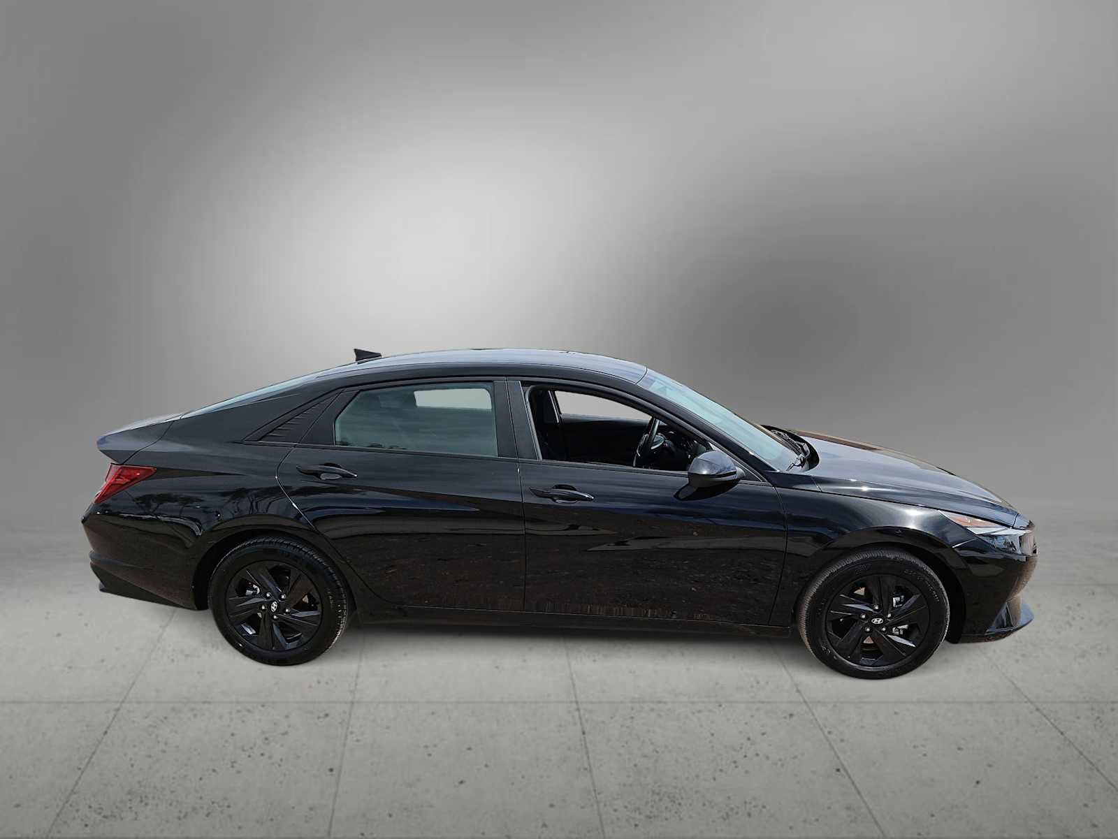 Certified 2023 Hyundai Elantra Blue FWD image 9