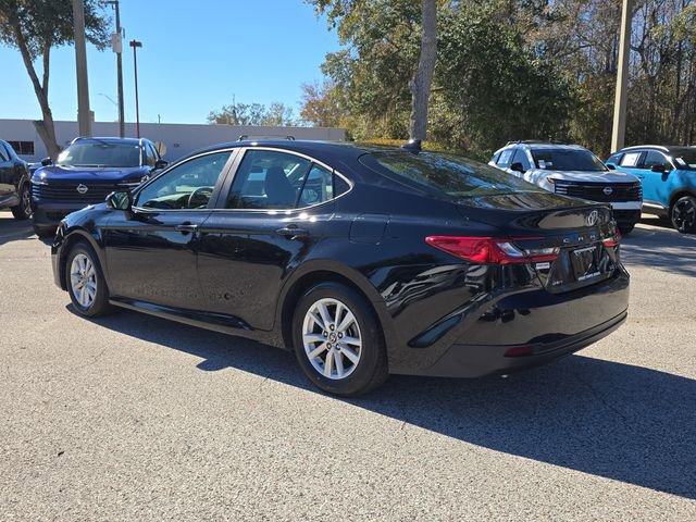Used 2025 Toyota Camry LE image 6