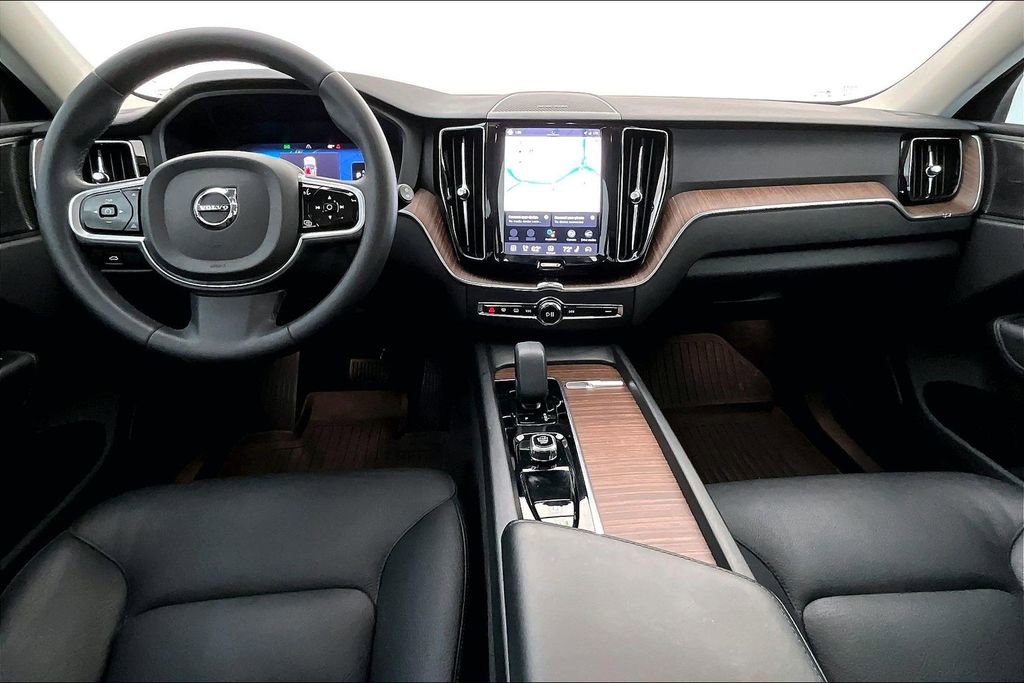 Used 2023 Volvo XC60 B5 Plus w/ Protection Package Premier image 18