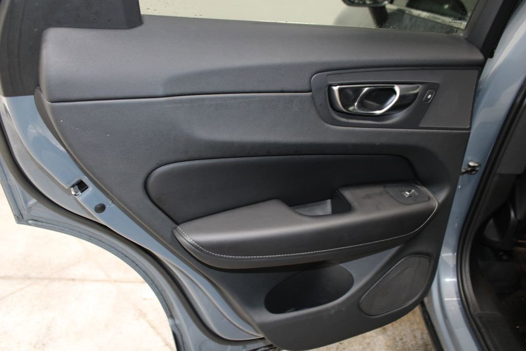 Used 2023 Volvo XC60 B6 Ultimate image 18