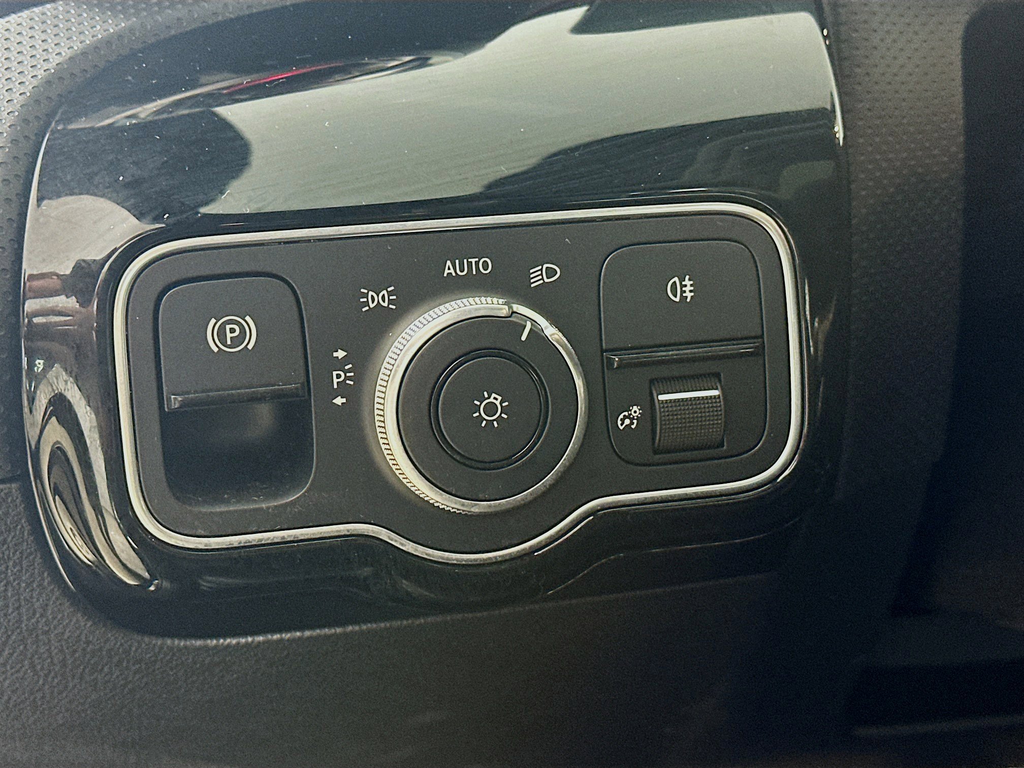 Certified 2022 Mercedes-Benz A 220 4MATIC image 10