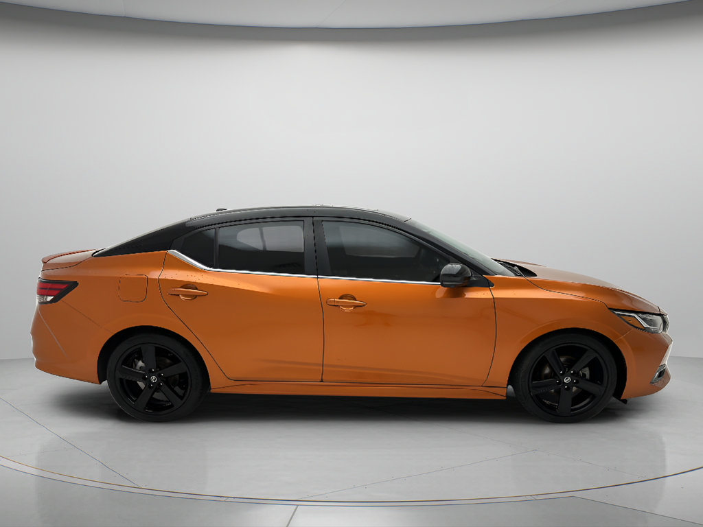 Used 2022 Nissan Sentra SR w/ SR Premium Package FWD image 4