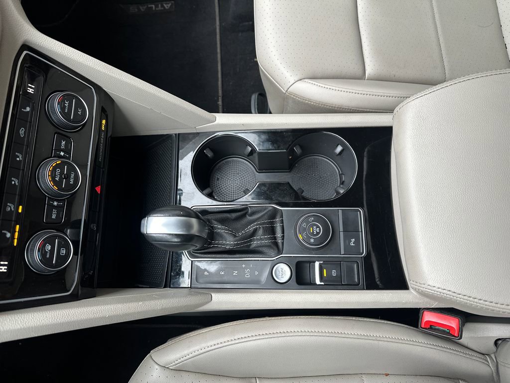 Certified 2022 Volkswagen Atlas SE image 12