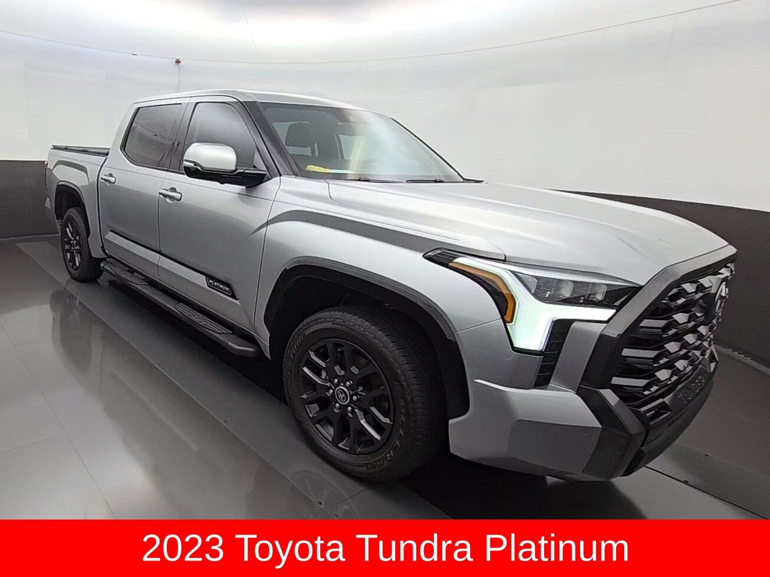 Used 2023 Toyota Tundra Platinum AWD/4WD image 1