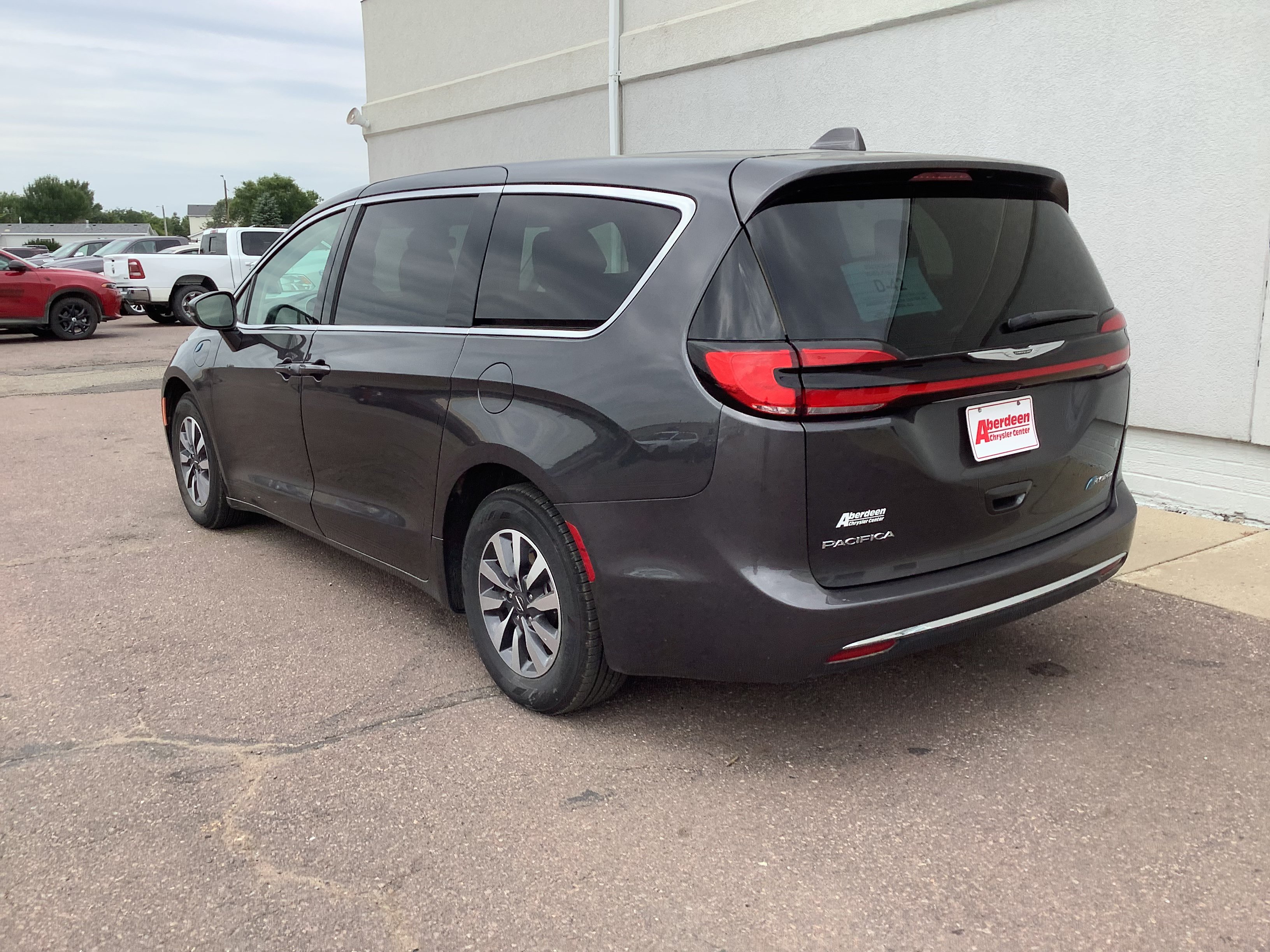 Used 2022 Chrysler Pacifica Touring-L FWD image 7