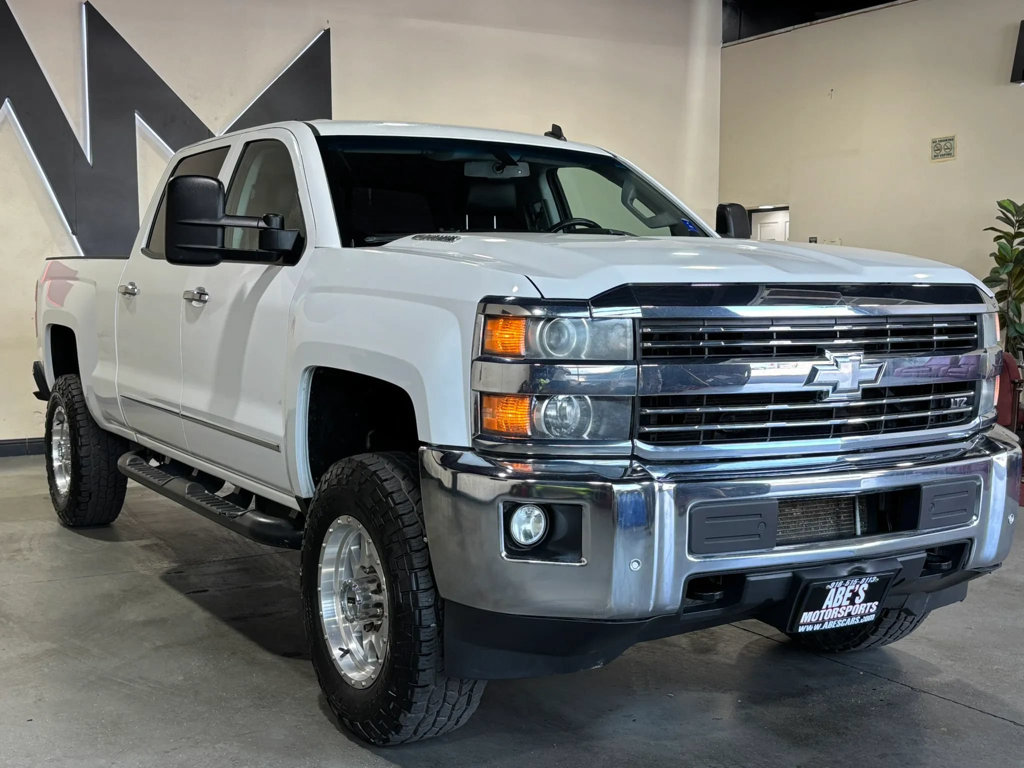 Used 2015 Chevrolet Silverado 2500 LTZ w/ Duramax Plus Package AWD/4WD image 2