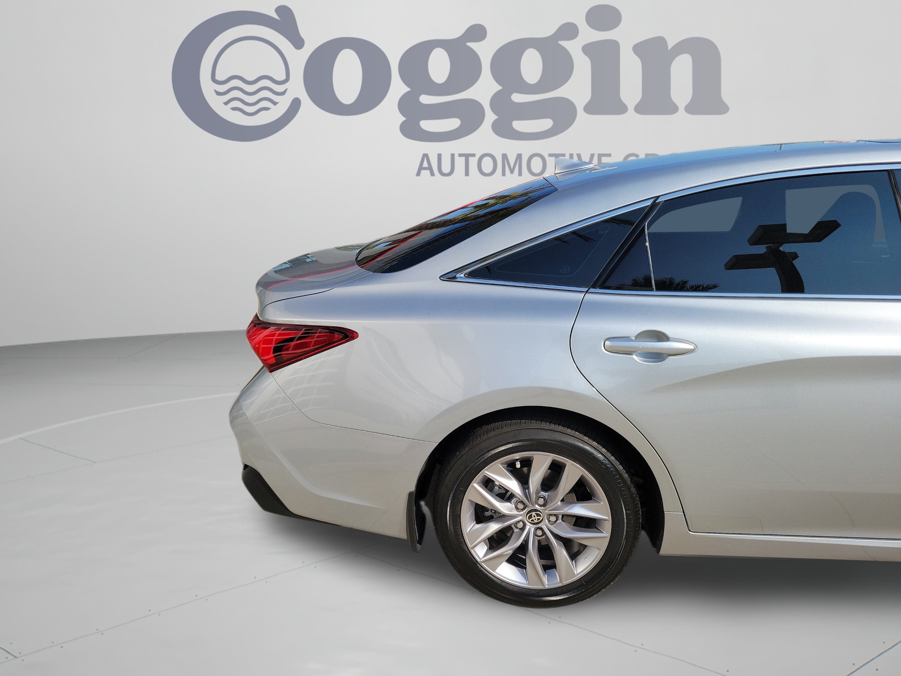 Used 2021 Toyota Avalon XLE w/ Moonroof Package FWD image 31