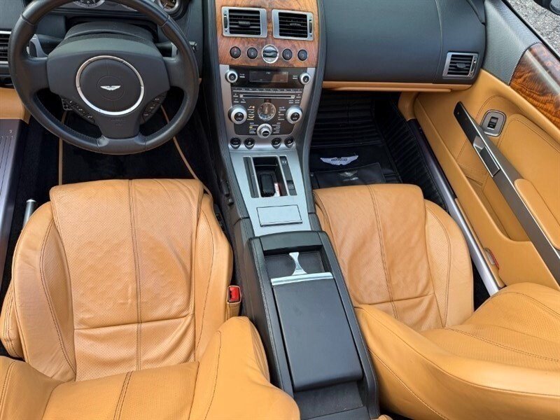 Used 2009 Aston Martin DB9 Volante RWD image 22