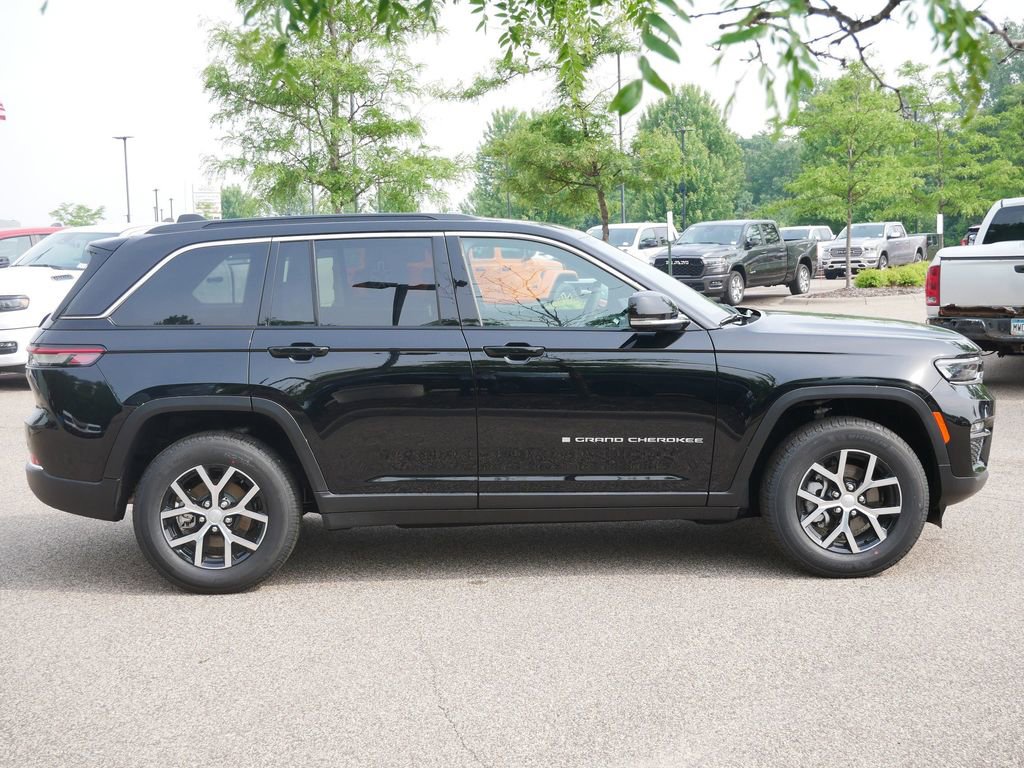 New 2025 Jeep Grand Cherokee Limited w/ Trailer Tow Package image 10