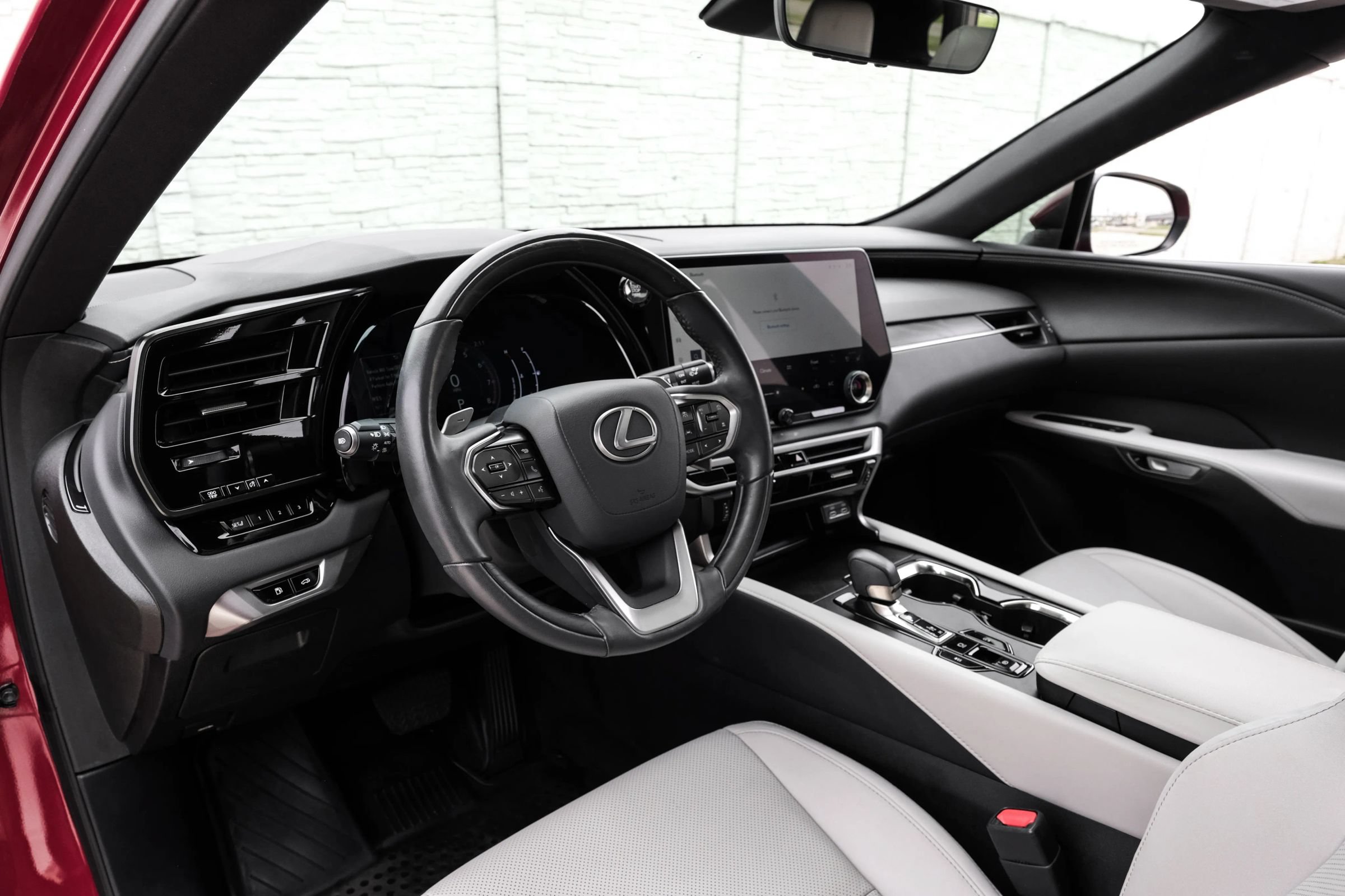 Used 2023 Lexus RX 350 Premium w/ Accessory Package FWD image 3