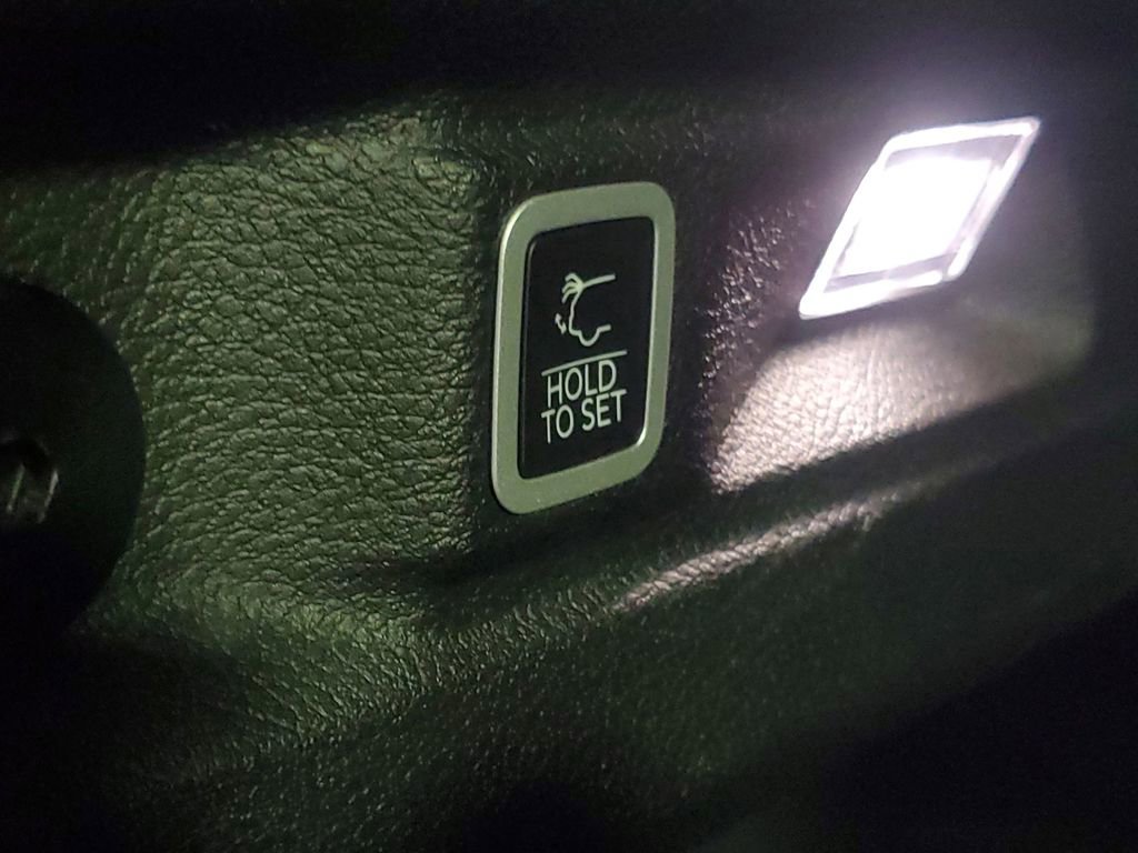 Used 2024 Jeep Grand Cherokee L Limited image 10