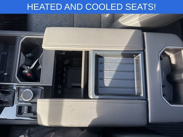 Used 2025 Toyota Tundra Limited image 39