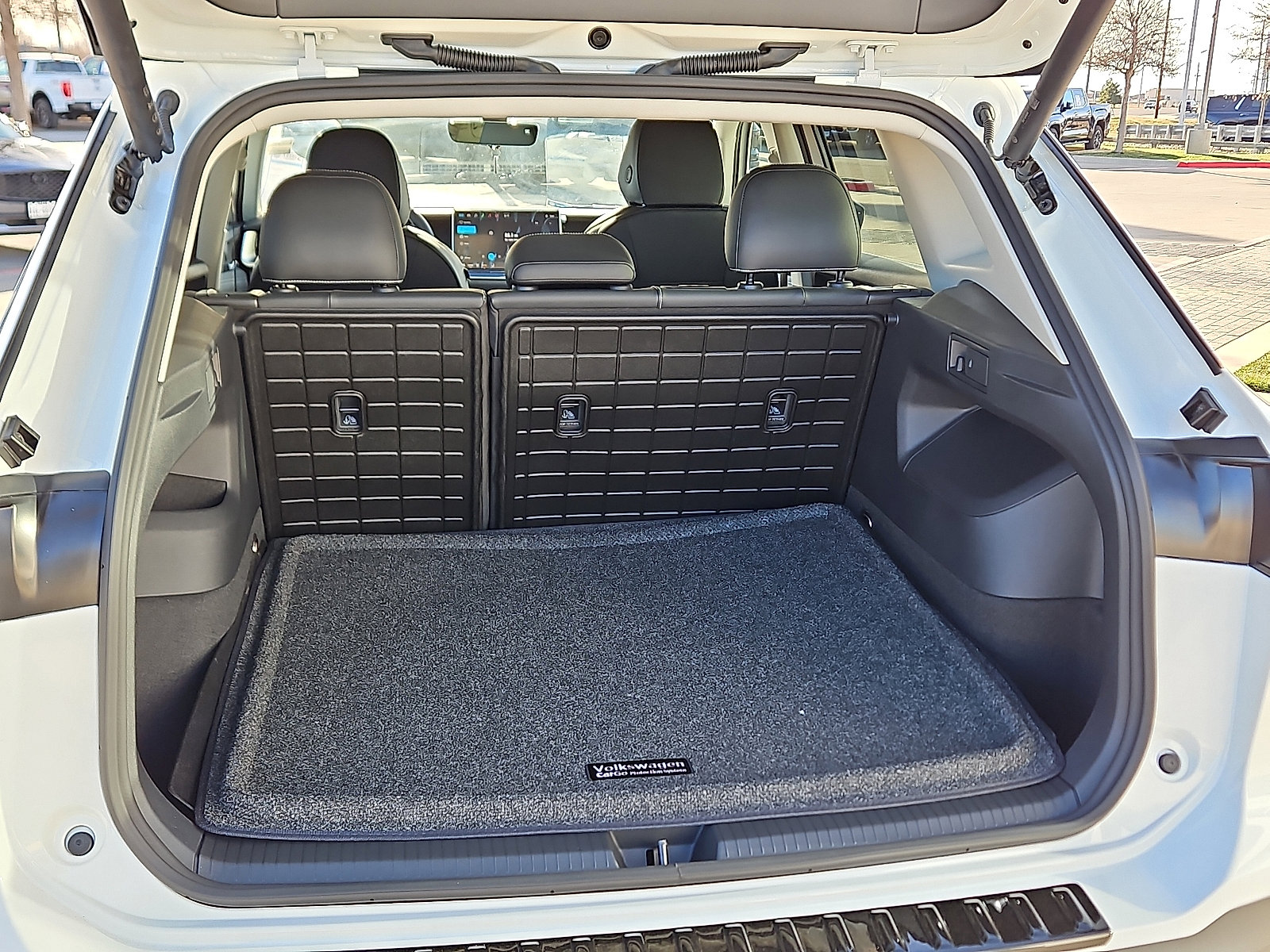 New 2026 Volkswagen Tiguan SE image 7