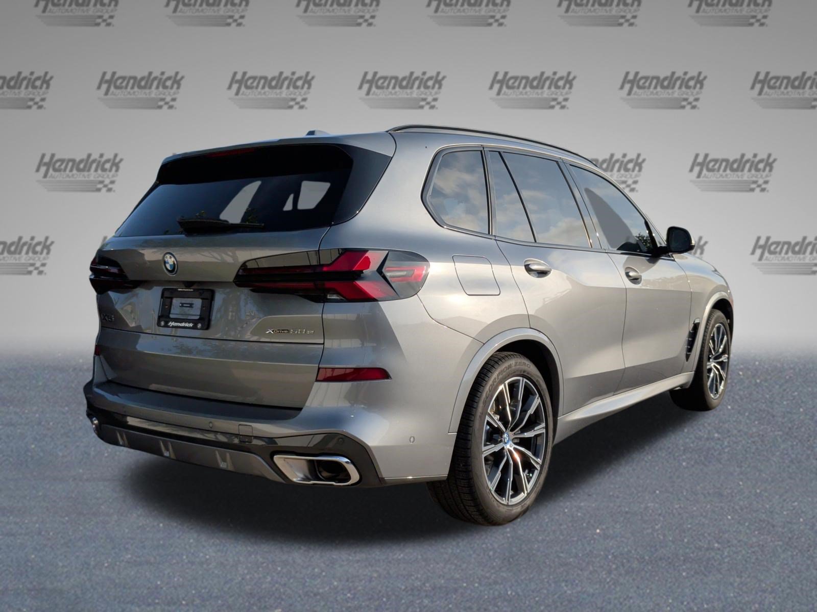 Used 2025 BMW X5 xDrive50e w/ M Sport Package AWD/4WD image 7