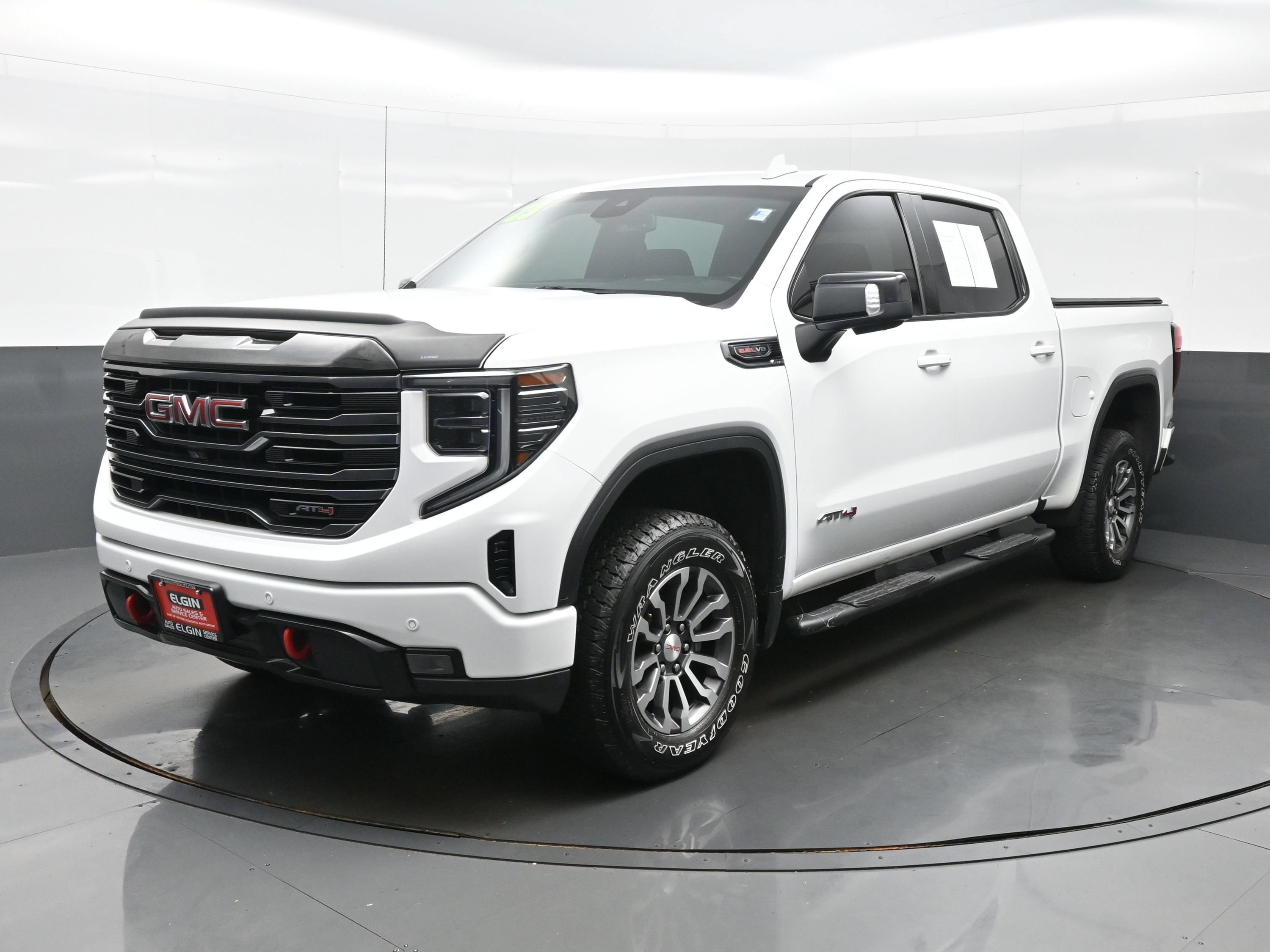 Used 2023 GMC Sierra 1500 AT4 AWD/4WD image 2