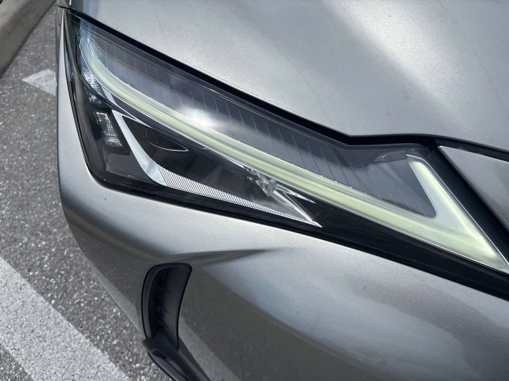 Used 2021 Lexus UX 200 w/ Premium Package FWD image 8