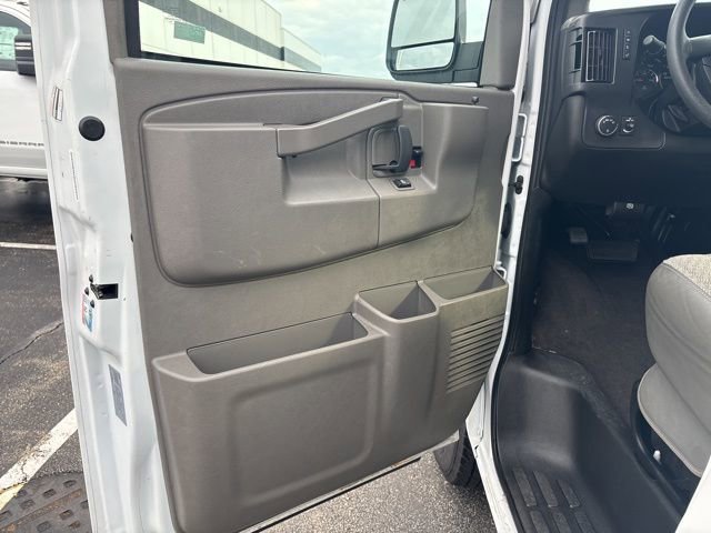 Used 2024 Chevrolet Express 3500 LT w/ LT Preferred Equipment Group RWD image 10