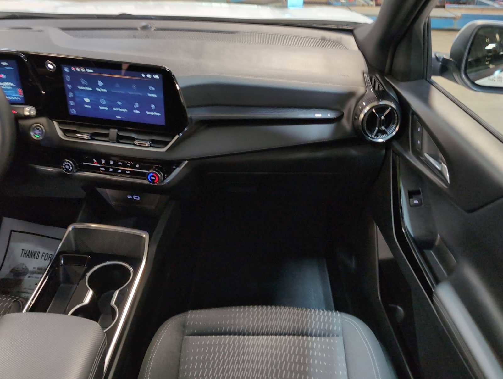 Used 2025 Chevrolet Equinox LT w/ Safety and Technology Package image 28