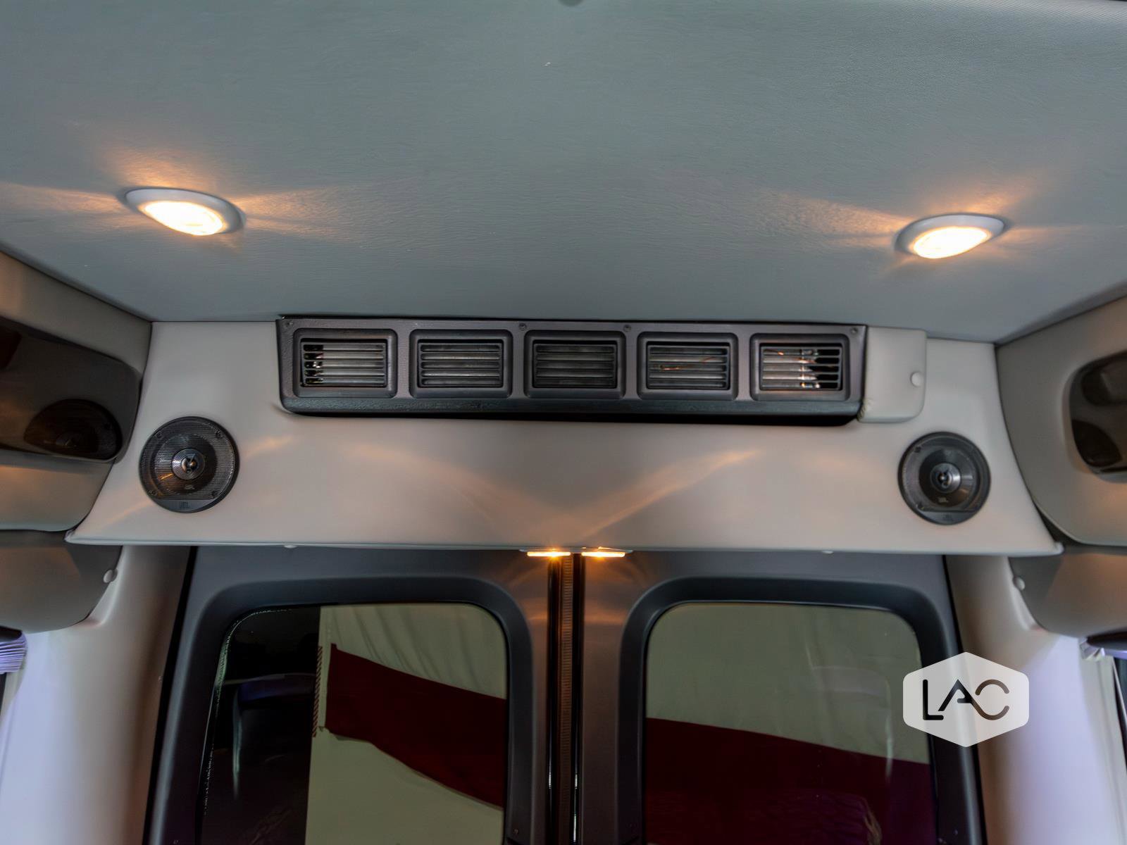 Used 2022 Mercedes-Benz Sprinter 2500 image 13