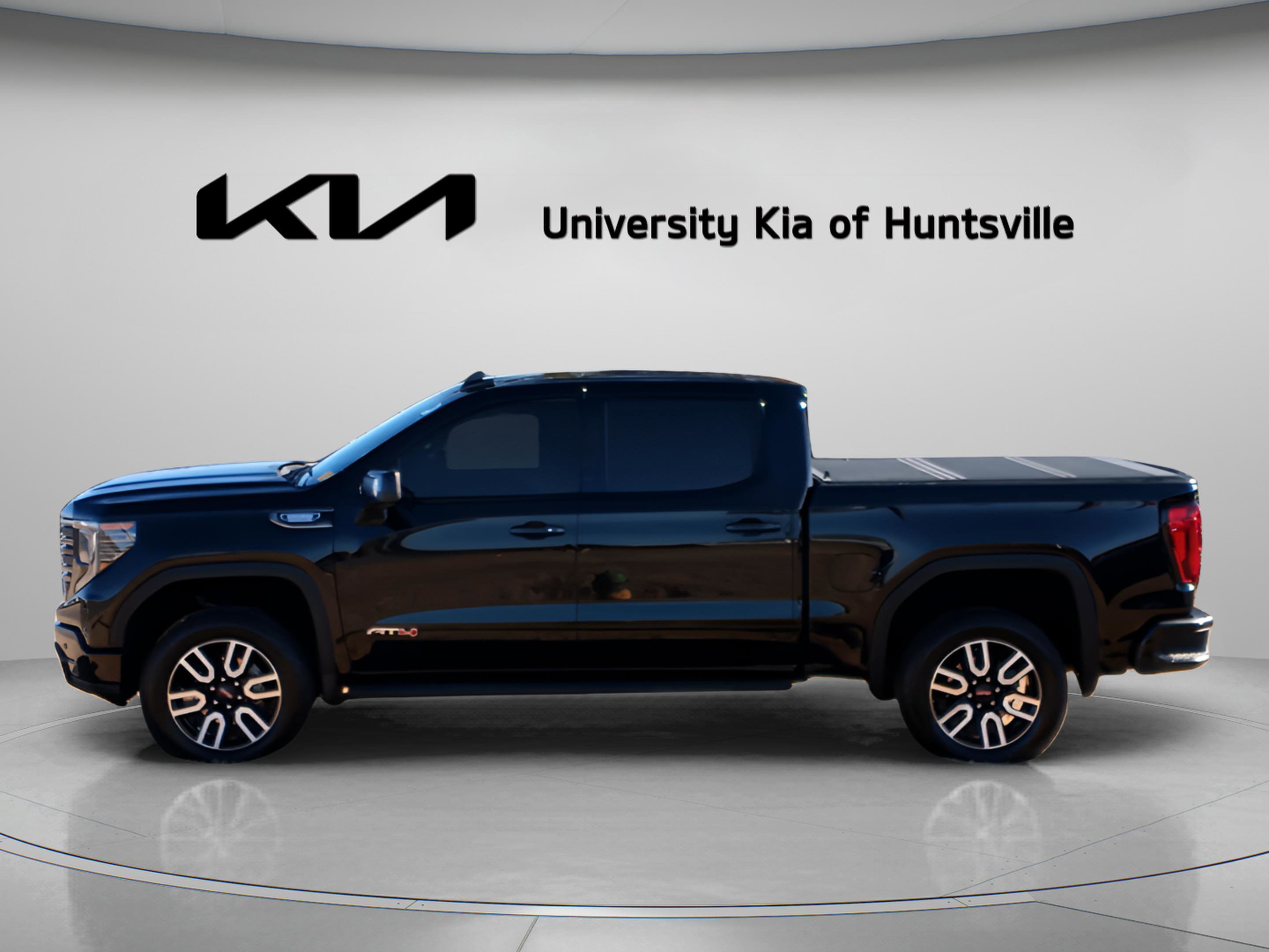 Used 2024 GMC Sierra 1500 AT4 w/ Technology Package image 5