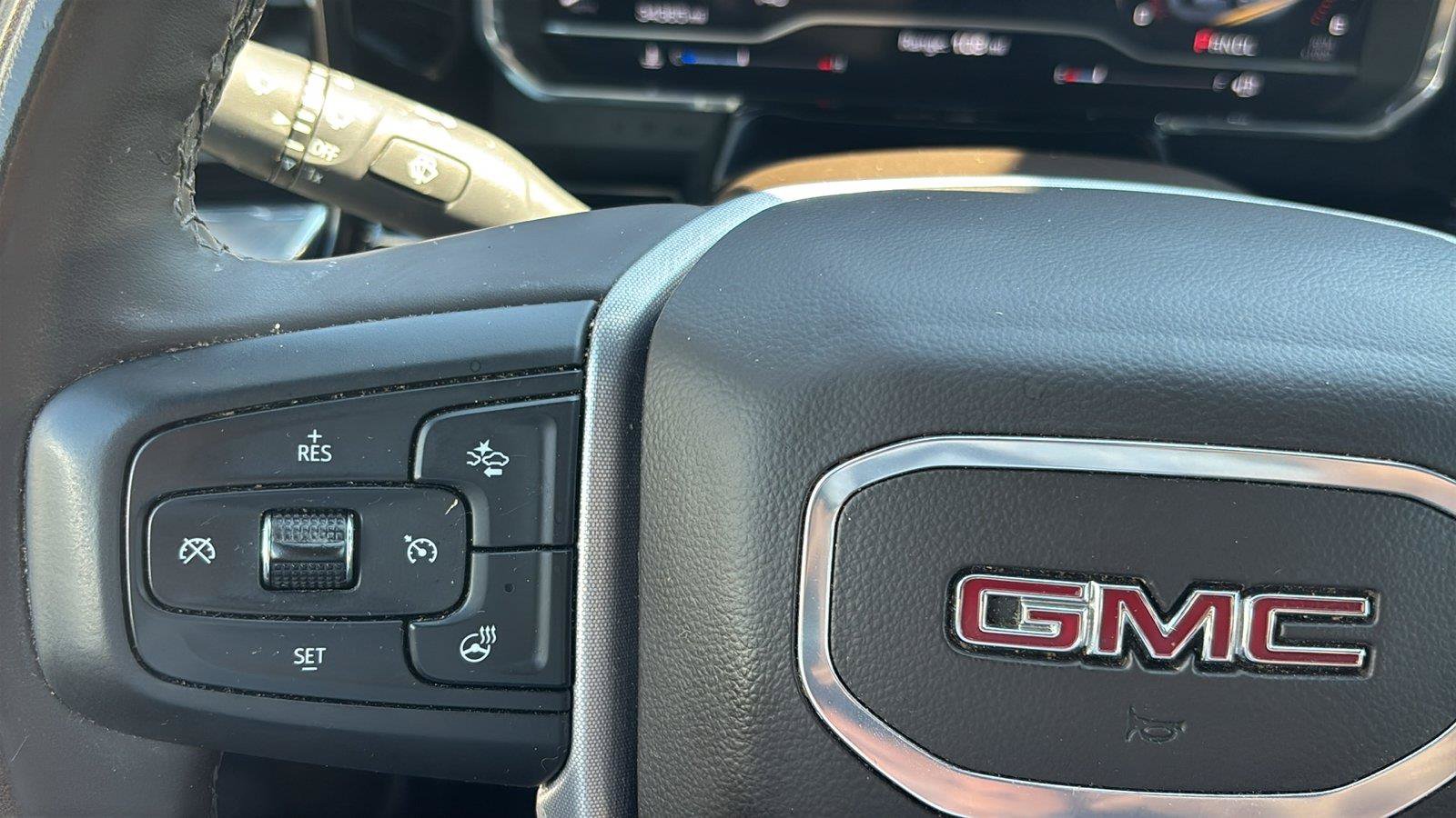 Certified 2025 GMC Sierra 2500 SLT w/ SLT Premium Package AWD/4WD image 29