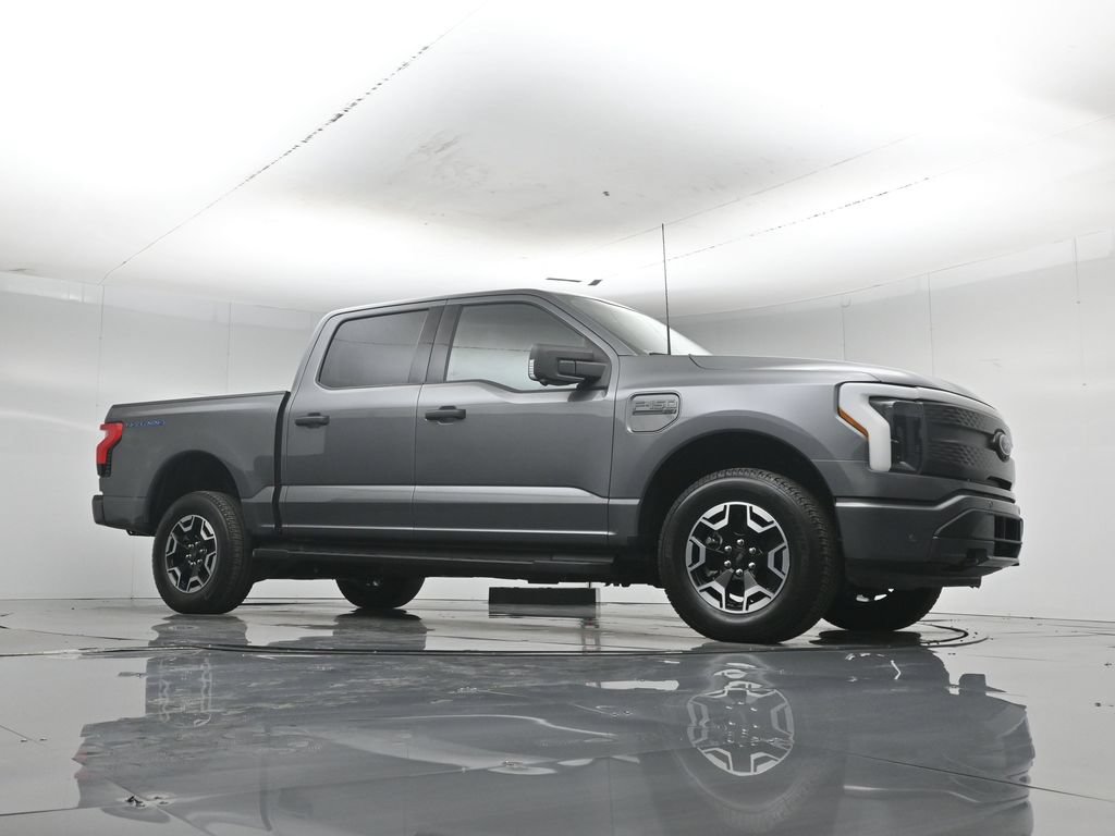 Used 2023 Ford F150 Lightning XLT AWD/4WD image 3