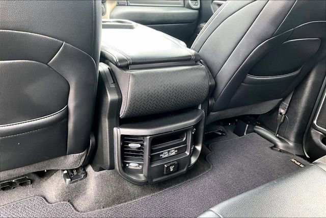 Used 2022 RAM 1500 Laramie AWD/4WD image 32