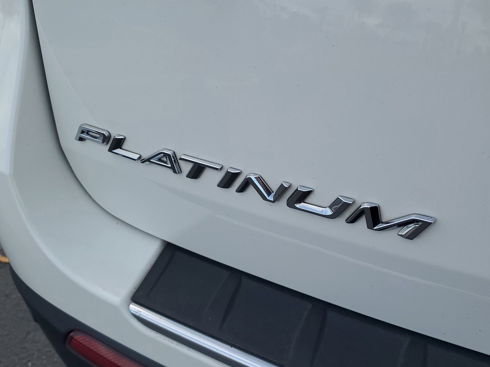 Used 2021 Ford Explorer Platinum w/ Equipment Group 601A image 6