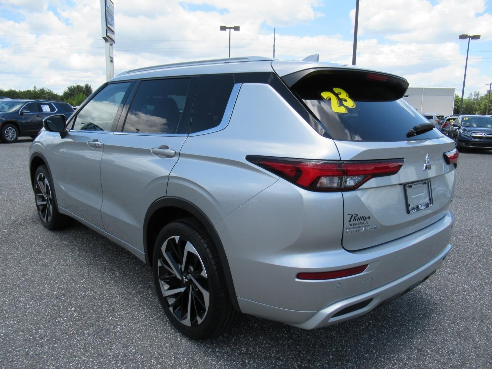 Used 2023 Mitsubishi Outlander SEL FWD image 5