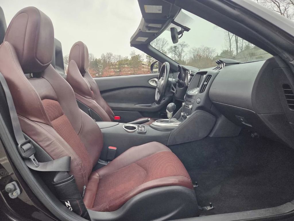 Used 2013 Nissan 370Z Touring w/ Sport Pkg RWD image 14