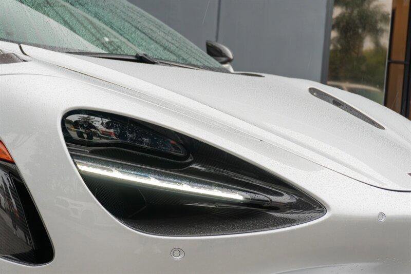 Used 2024 McLaren 750S Spider image 33