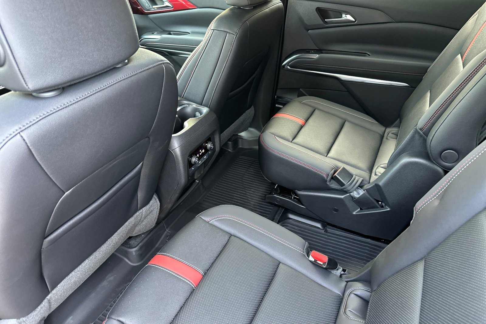 New 2025 Chevrolet Traverse RS w/ LPO, Floor Liner Package image 10