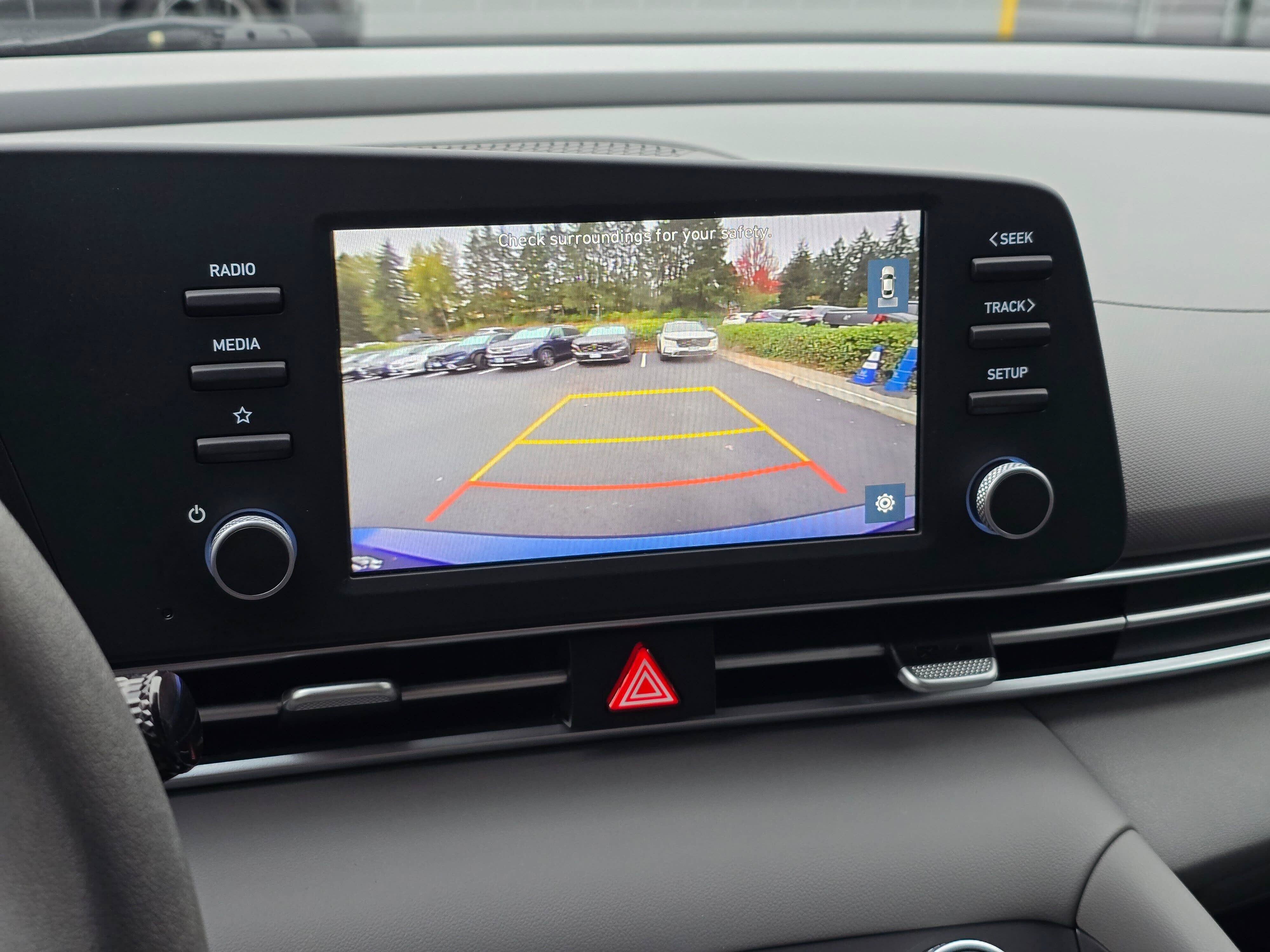 Used 2022 Hyundai Elantra SE FWD image 21