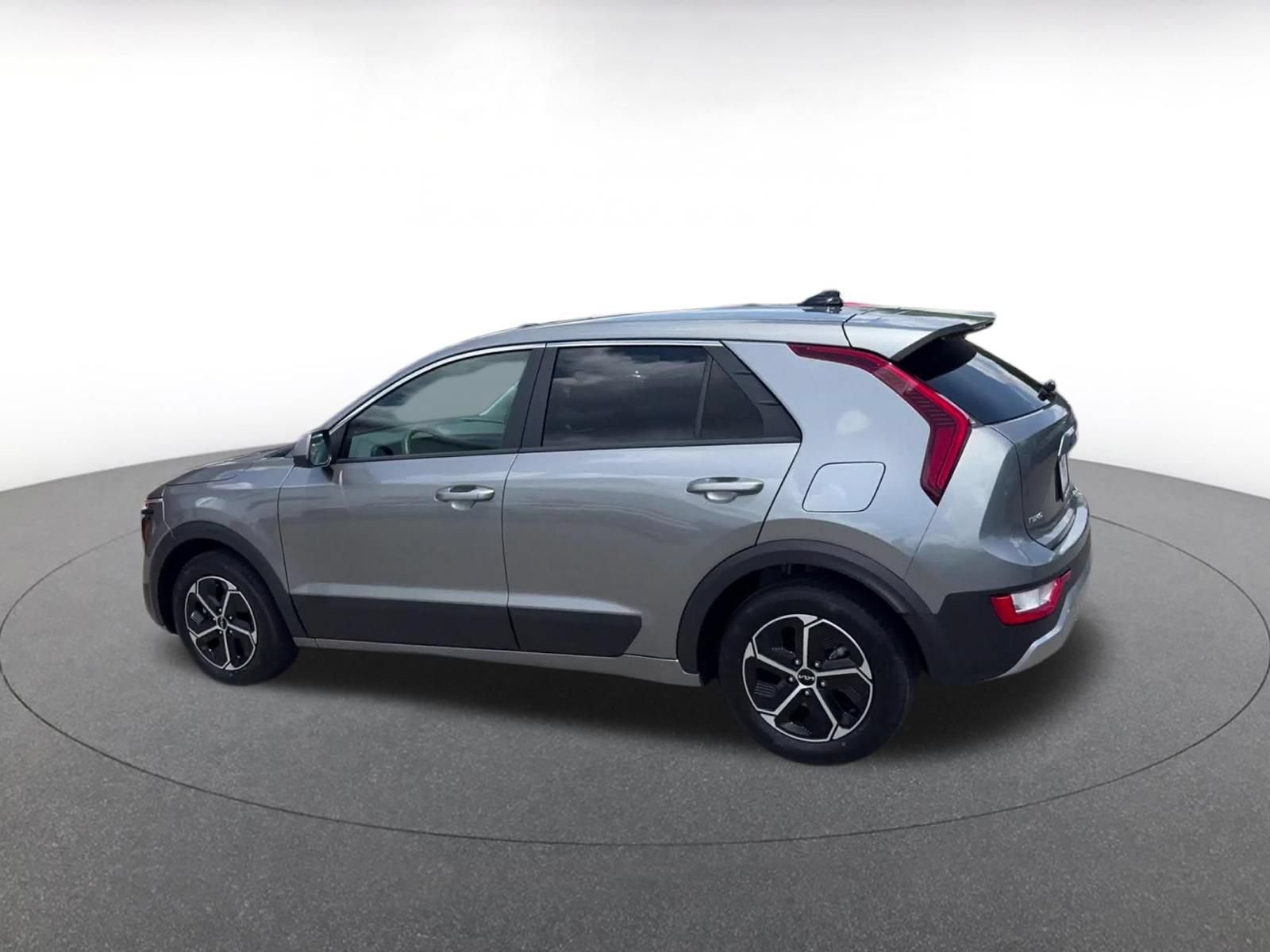 Used 2026 Kia Niro LX FWD image 9