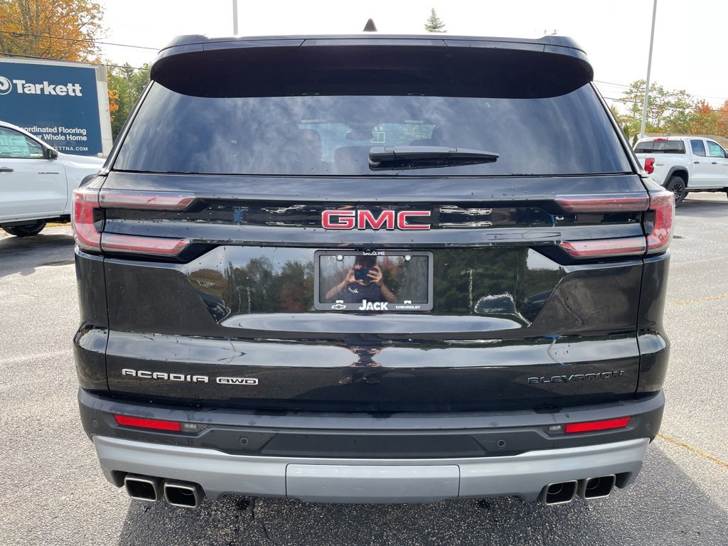Used 2024 GMC Acadia Elevation image 5