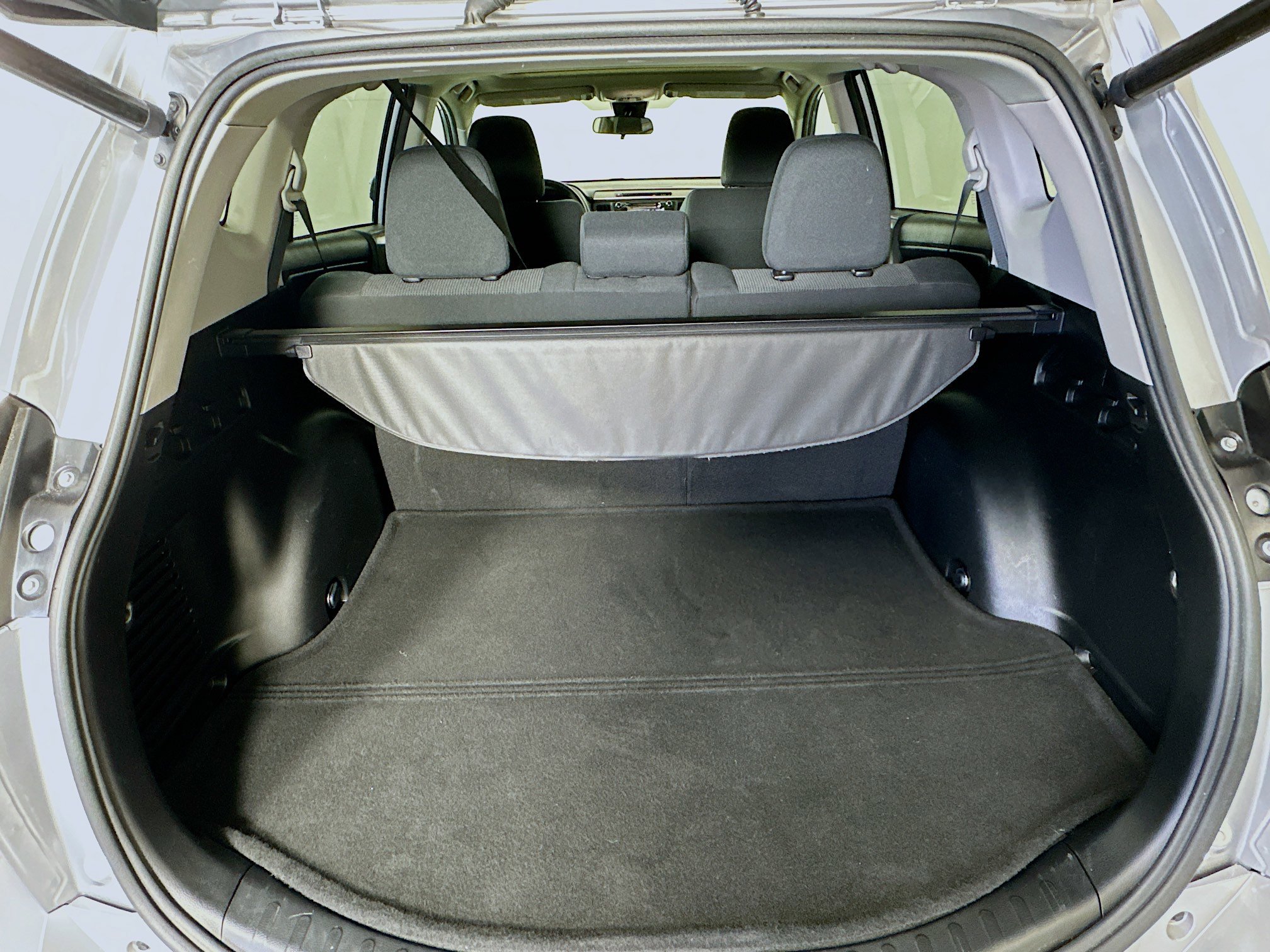 Used 2018 Toyota RAV4 XLE image 27