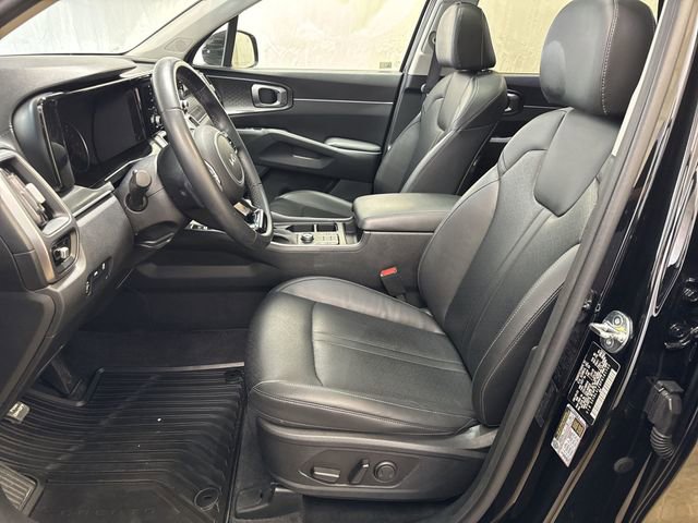 Used 2023 Kia Sorento S w/ Panoramic Sunroof Package image 10