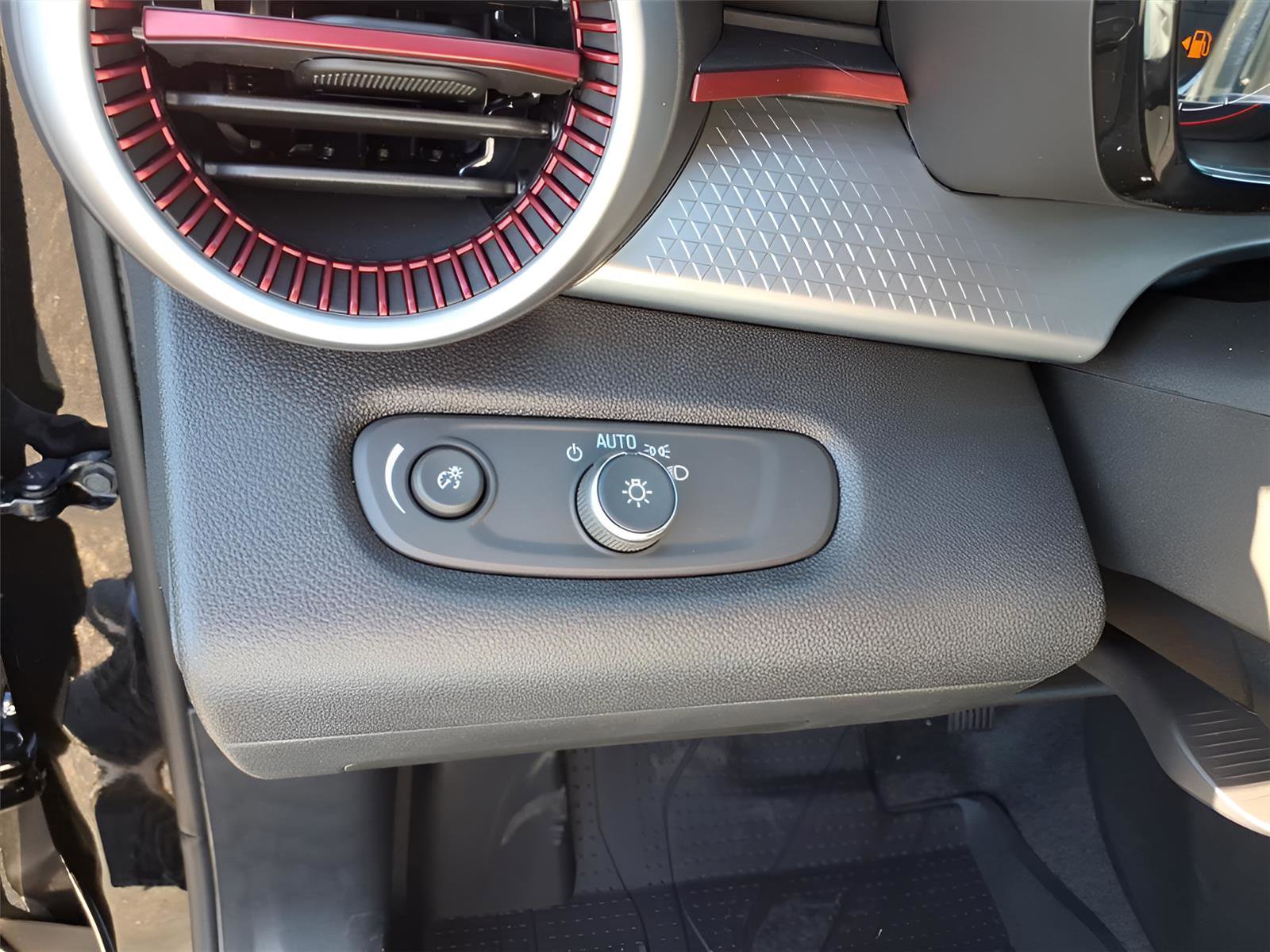 New 2026 Chevrolet Trax RS image 16