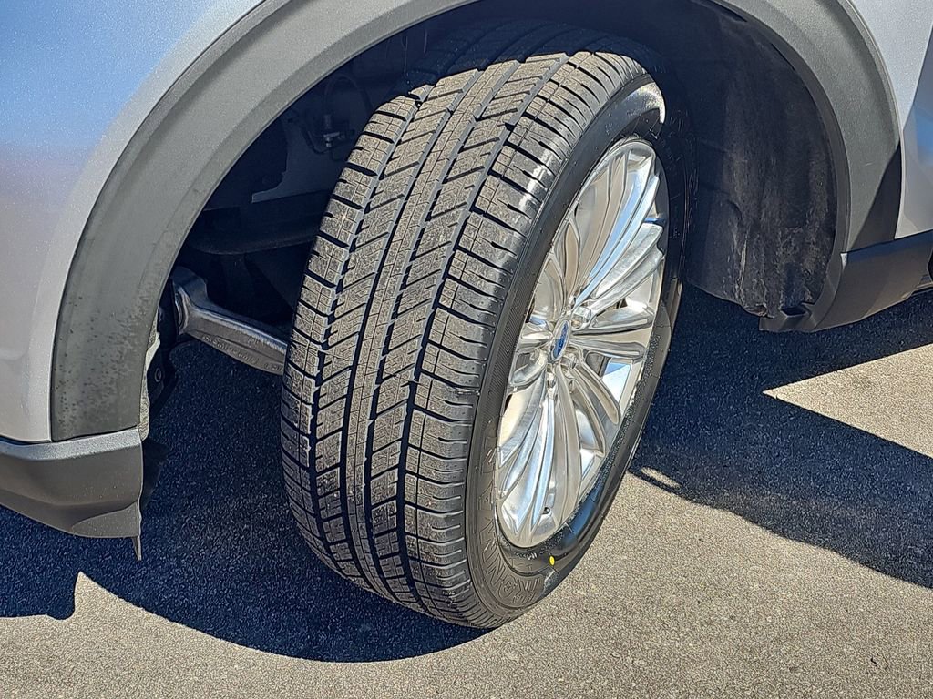 Used 2022 Ford Explorer Limited w/ Equipment Group 301A image 38