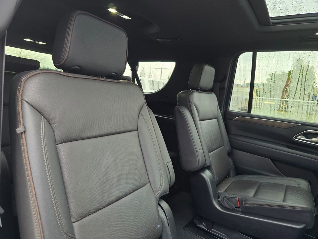 Used 2022 Chevrolet Suburban High Country image 47