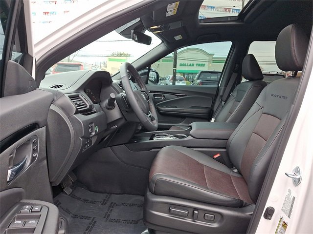 Certified 2025 Honda Ridgeline Black Edition image 13