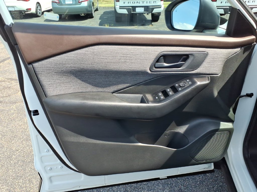 Certified 2023 Nissan Rogue S AWD/4WD image 13