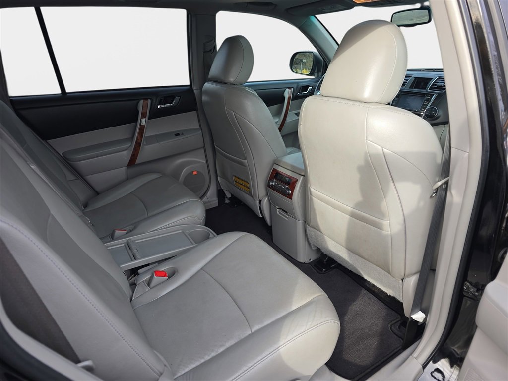 Used 2013 Toyota Highlander Limited image 11
