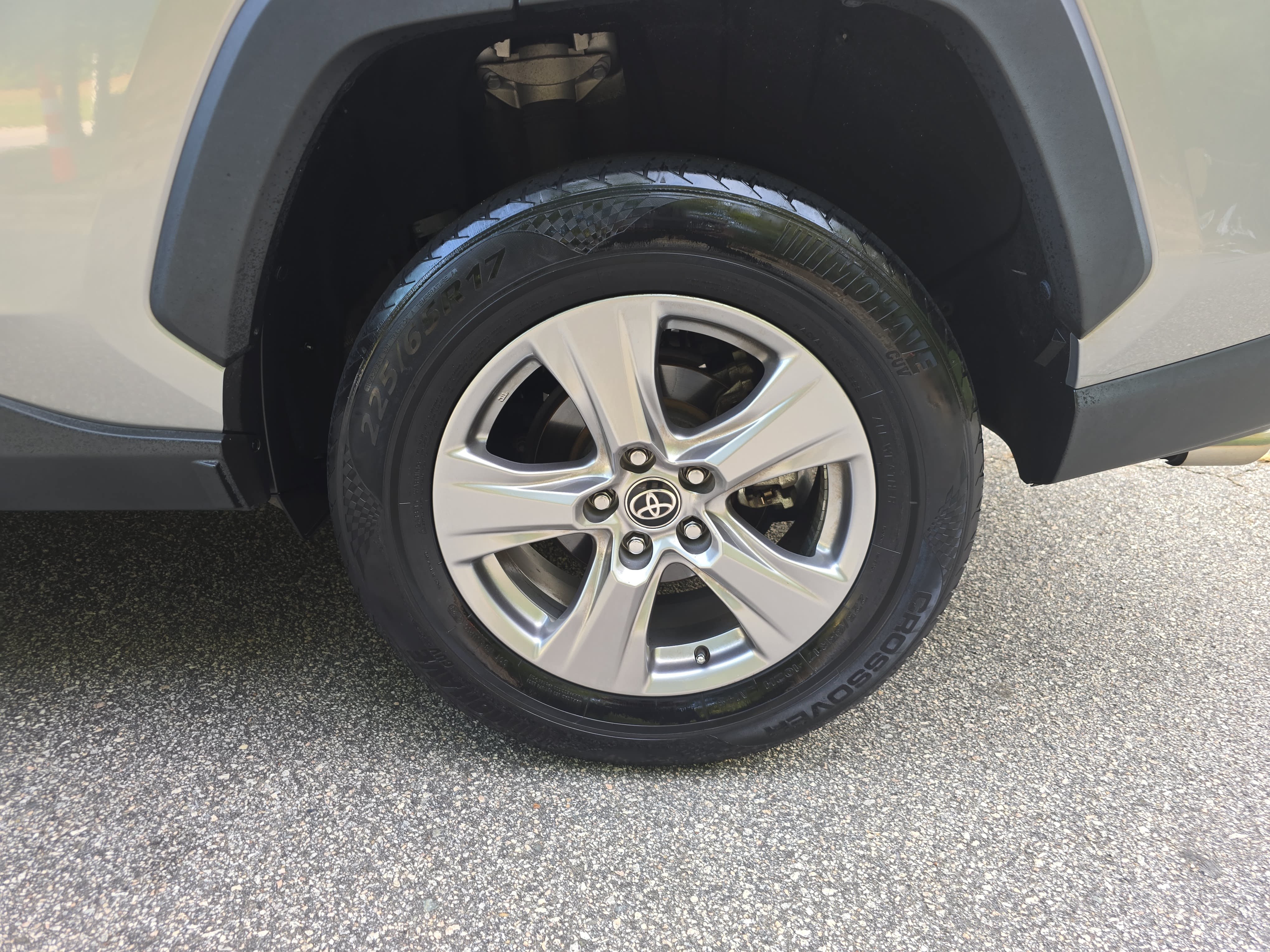 Used 2022 Toyota RAV4 XLE w/ Convenience Package FWD image 33
