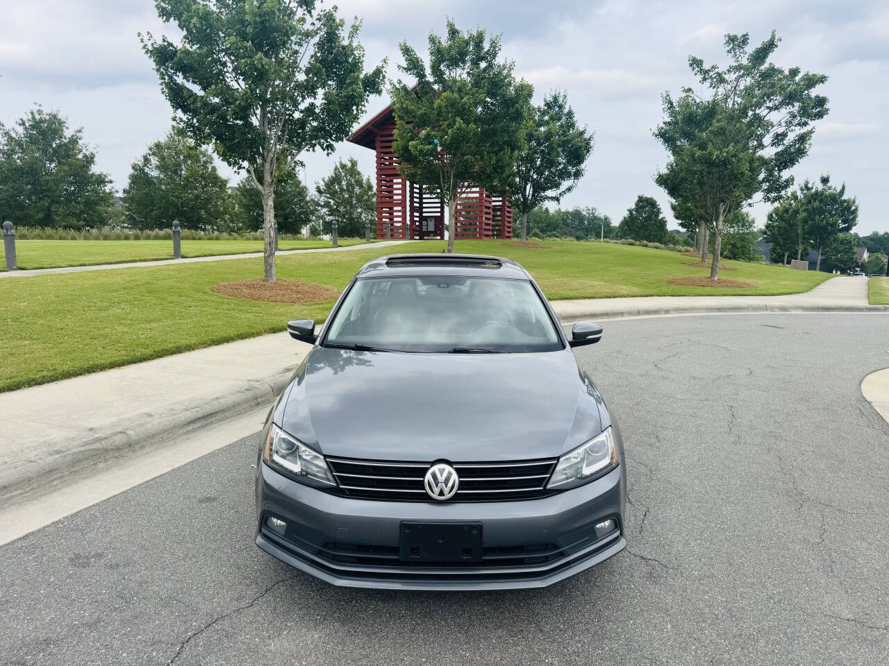 Used 2016 Volkswagen Jetta SEL w/ Lighting Package FWD image 2