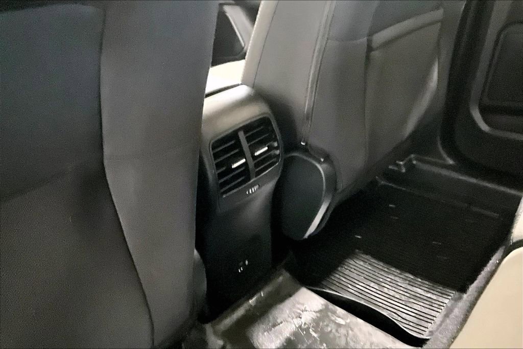 Used 2022 Ford Escape SE w/ Cold Weather Package image 10