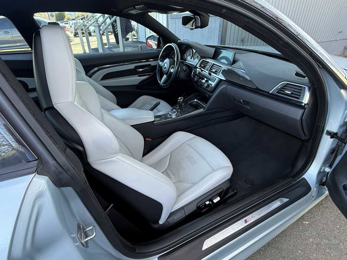 Used 2017 BMW M4 Coupe image 11