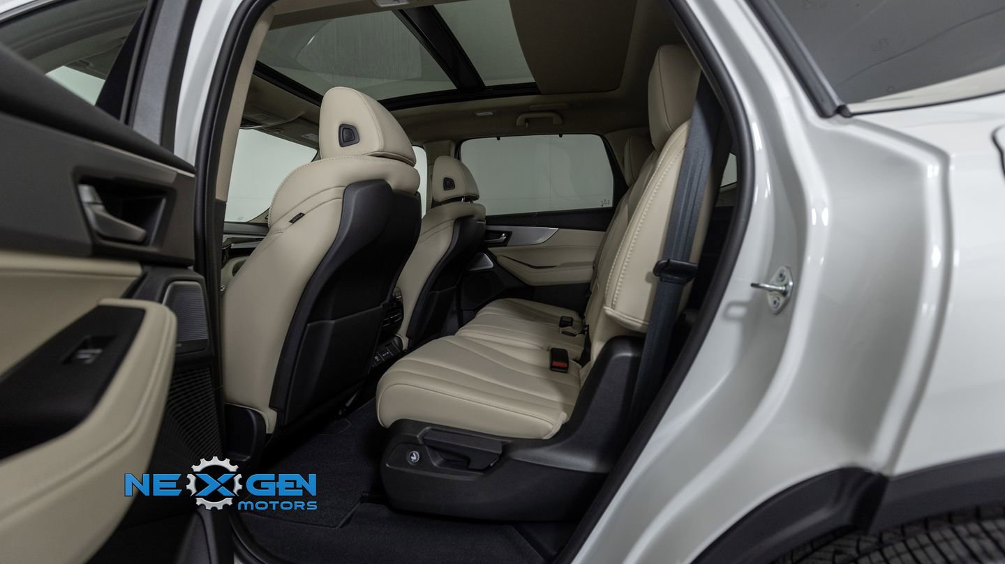 Used 2025 Acura MDX w/ Technology Package image 27